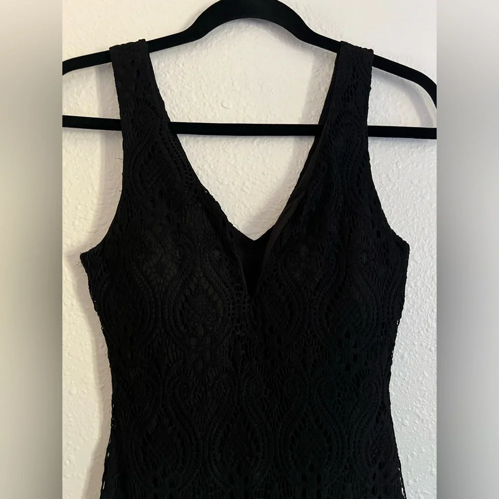 Size Small Papermoon Black Crochet Sleeveless Mini Dress Deep V - Picture 2 of 9